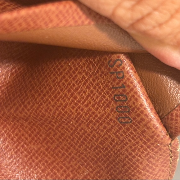 Louis Vuitton Porte Monnaie Tresor Monogram Wallet - Picture 11 of 12